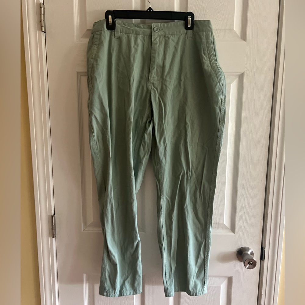 Marquis Signature Men’s pants, size 40/32 in light blue. Never worn.
